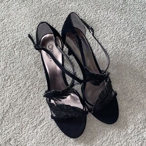 CARLOS SANTANA 8M FRISCO Black‎ 3” Strappy HEELS Sparkly Feather